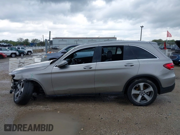 2020 Mercedes-Benz GLC 300 z VIN WDC0G8EB0LF687206, wystawiony jako IAAI lot #42155839 z przebiegiem 79 503 mil mil oraz . Historia ofert i sprzedaży dostępna na DreamBid. Obrazek 14.