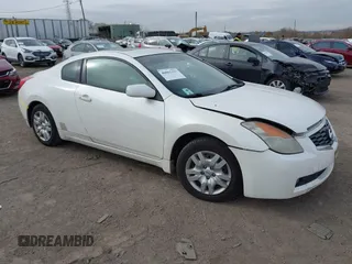 2009 Nissan Altima S z VIN 1N4AL24E69C199702, wystawiony jako IAAI lot #40865157 z przebiegiem 211 436 mil mil oraz . Historia ofert i sprzedaży dostępna na DreamBid. Obrazek 1.