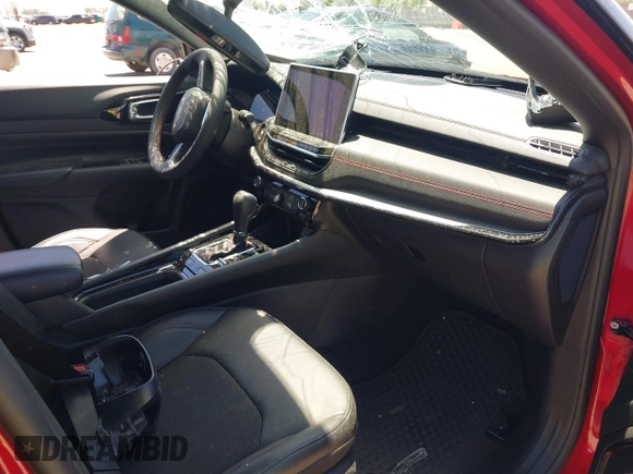 2025 Jeep Compass Trailhawk with VIN 3C4NJDDN7ST550950, listed as a IAAI auction lot 42540153 with 8,546 mi miles and . Bid and sale history available at DreamBid. Image 5.