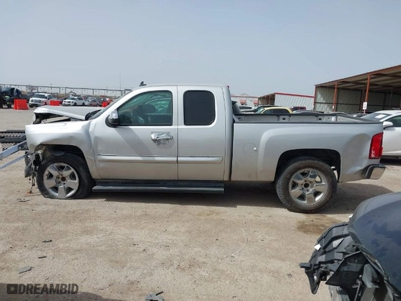 2011 Chevrolet Silverado 1500 LT with VIN 1GCRCSE05BZ117820, listed as a IAAI auction lot 41722434 with 162,365 mi miles. Bid and sale history available at carsss.com. Image 14.