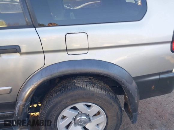2001 Mitsubishi Montero Sport XLS with VIN JA4LS31H21P063147, listed as a IAAI auction lot 41367823 with 189,373 mi miles. Bid and sale history available at carsss.com. Image 17.