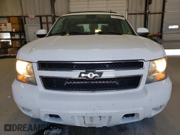 2008 Chevrolet Avalanche LTZ with VIN 3GNFK12308G169094, listed as a Copart auction lot 61630444 with 242,434 mi miles and Salvage Title. Bid and sale history available at carsss.com. Image 5.