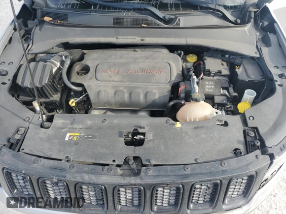 2018 Jeep Compass Altitude z VIN 3C4NJCBB7JT327535, wystawiony jako Copart lot #52670505 z przebiegiem 73 464 mil mil oraz Szkoda całkowita • Salvage title. Historia ofert i sprzedaży dostępna na DreamBid. Obrazek 13.