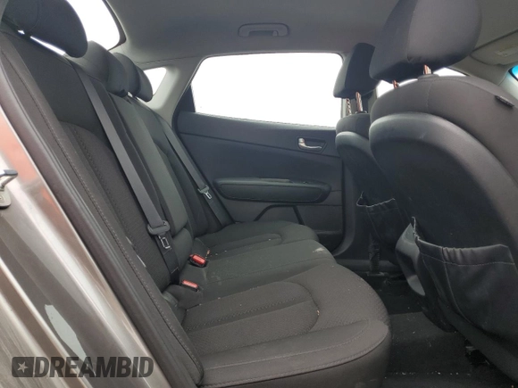 2016 Kia Optima LX z VIN 5XXGT4L3XGG104667, wystawiony jako Copart lot #53968815 z przebiegiem 82 417 mil mil oraz Szkoda całkowita • Salvage title. Historia ofert i sprzedaży dostępna na DreamBid. Obrazek 10.