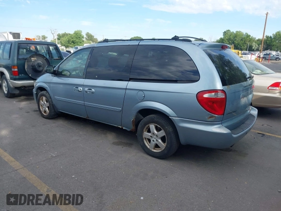 2005 Dodge Caravan SXT z VIN 2D4GP44L25R214770, wystawiony jako IAAI lot #42455359 z przebiegiem 273 979 mil mil oraz . Historia ofert i sprzedaży dostępna na DreamBid. Obrazek 3.