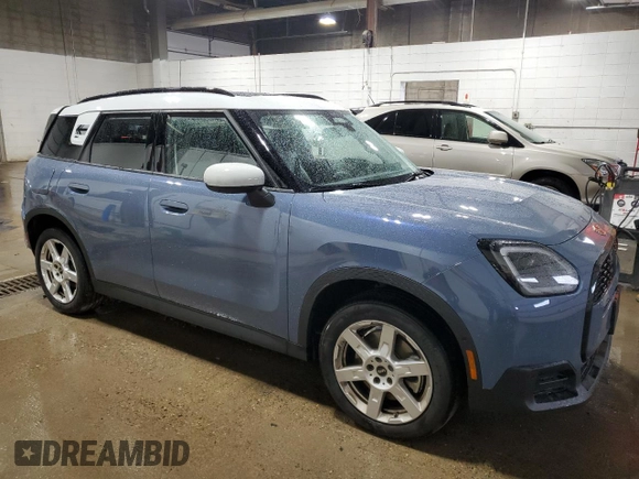 2025 MINI Countryman S z VIN WMZ23GA07S7R42869, wystawiony jako Copart lot #60282695 z przebiegiem 5 456 mil mil oraz Szkoda całkowita • Salvage title. Historia ofert i sprzedaży dostępna na DreamBid. Obrazek 4.