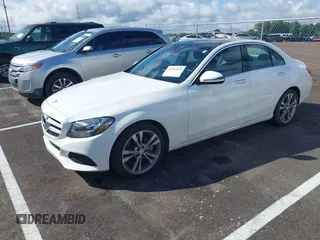 2016 Mercedes-Benz C 300 z VIN 55SWF4JB9GU150490, wystawiony jako IAAI lot #42343439 z przebiegiem 67 753 mil mil oraz . Historia ofert i sprzedaży dostępna na DreamBid. Obrazek 17.