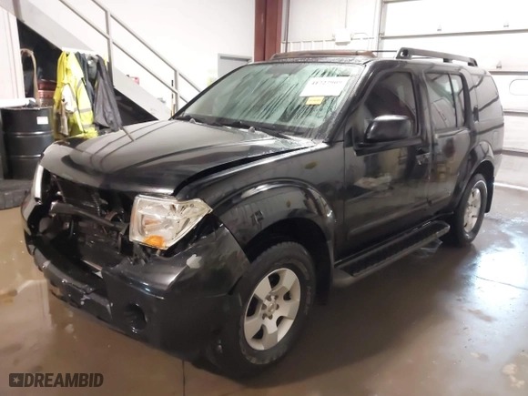2005 Nissan Pathfinder LE with VIN 5N1AR18W85C766004, listed as a IAAI auction lot 41727909 with 197,926 mi miles. Bid and sale history available at carsss.com. Image 20.