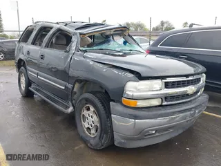 2005 Chevrolet Tahoe Z71 with VIN 1GNEC13T15R205653, listed as a IAAI auction lot 41808672 with 210,261 mi miles. Bid and sale history available at carsss.com. Image 1.