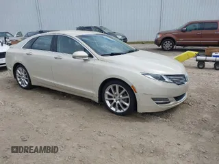 2015 Lincoln MKZ Hybrid with VIN 3LN6L2LU2FR623121, listed as a IAAI auction lot 41970272 with 209,510 mi miles. Bid and sale history available at carsss.com. Image 1.