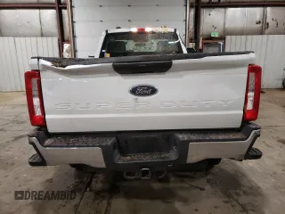 2024 Ford F-250 XL with VIN 1FTBF2BA6RED28824, listed as a Copart auction lot 43446825 with 3,777 mi miles and Salvage title. Bid and sale history available at DreamBid. Image 6.