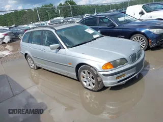2001 BMW 3 Series z VIN WBAAW33441ET40207, wystawiony jako IAAI lot #42436532 z przebiegiem 226 577 mil mil oraz . Historia ofert i sprzedaży dostępna na DreamBid. Obrazek 1.
