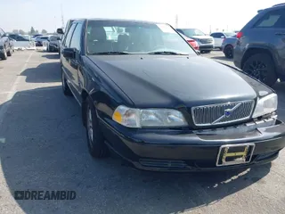 2000 Volvo S70 с VIN YV1LS56D1Y2662615, выставлен на аукционе IAAI как лот 41622599 с пробегом 269 328 миль миль и . История ставок и продаж доступна на DreamBid. Изображение 1.