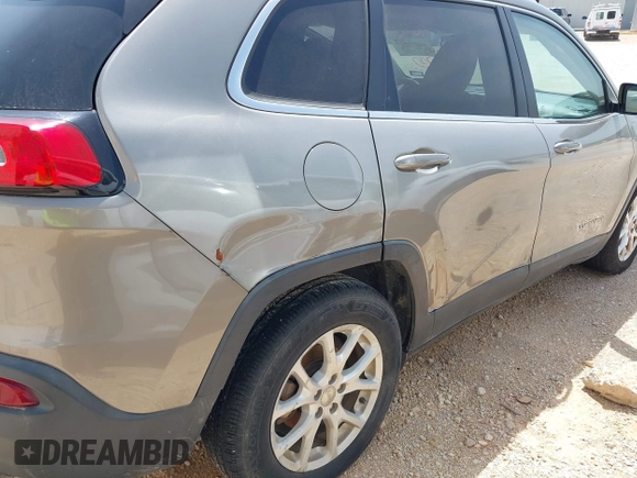 2017 Jeep Cherokee Latitude z VIN 1C4PJLCB4HW548974, wystawiony jako IAAI lot #42632527 z przebiegiem 193 255 mil mil oraz . Historia ofert i sprzedaży dostępna na DreamBid. Obrazek 18.