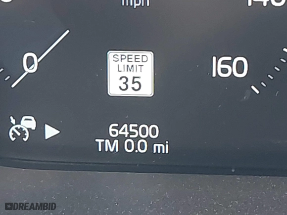 2018 Volvo XC60 Momentum with VIN YV4102RK6J1084192, listed as a IAAI auction lot 41850777 with 64,500 mi miles. Bid and sale history available at carsss.com. Image 16.