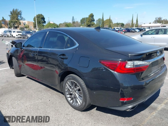 2018 Lexus ES with VIN 58ABK1GG7JU091598, listed as a IAAI auction lot 41712081 with 155,015 mi miles. Bid and sale history available at carsss.com. Image 13.