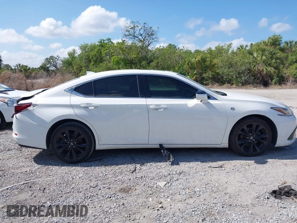 2021 Lexus ES with VIN 58AGZ1B10MU096246, listed as a IAAI auction lot 41947395 with 92,450 mi miles. Bid and sale history available at carsss.com. Image 14.