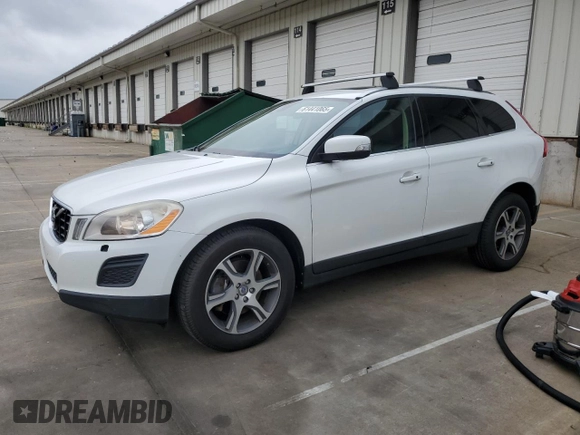 2013 Volvo XC60 T6 with VIN YV4902DZXD2462102, listed as a Copart auction lot 61441065 with 165,556 mi miles and Salvage title. Bid and sale history available at DreamBid. Image 1.