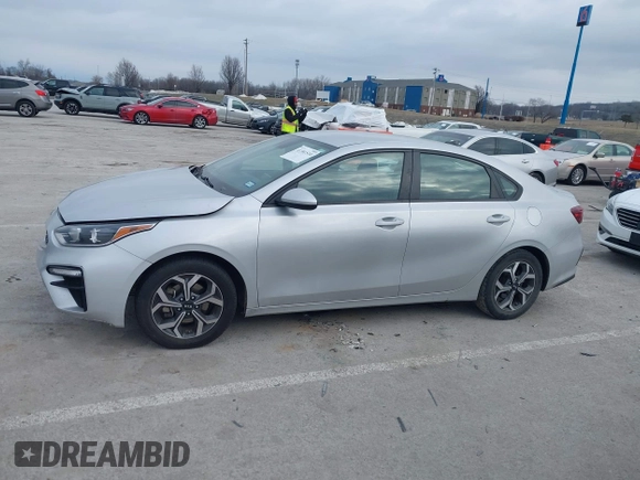 2021 Kia Forte LXS z VIN 3KPF24AD5ME269640, wystawiony jako IAAI lot #41381510 z przebiegiem 107 942 mil mil oraz . Historia ofert i sprzedaży dostępna na DreamBid. Obrazek 15.