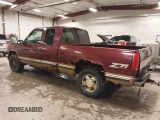 1997 Chevrolet Silverado 1500 with VIN 2GCEK19R4V1200110, listed as a IAAI auction lot 41984163 with 178,885 mi miles and . Bid and sale history available at DreamBid. Image 3.