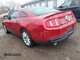 2011 Ford Mustang V6 with VIN 1ZVBP8AM0B5124826, listed as a IAAI auction lot 41639926 with 211,934 mi miles and . Bid and sale history available at carsss.com. Image 3.