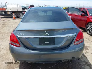 2017 Mercedes-Benz C 300 с VIN 55SWF4JB7HU224376, выставлен на аукционе IAAI как лот 42195919 с пробегом 98 683 миль миль и . История ставок и продаж доступна на DreamBid. Изображение 17.