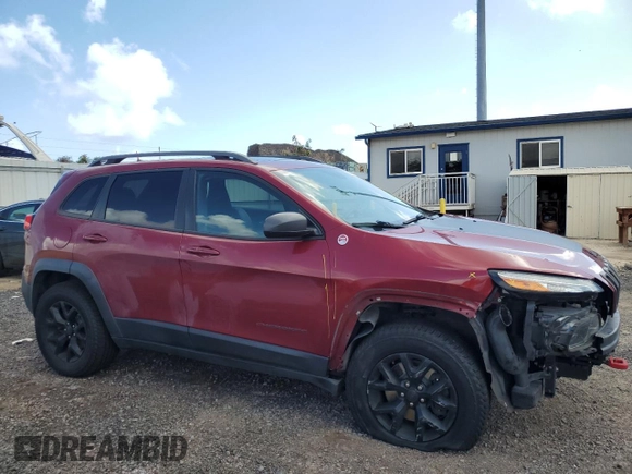 2017 Jeep Cherokee Trailhawk z VIN 1C4PJMBSXHW557783, wystawiony jako Copart lot #53978135 z przebiegiem 103 554 mil mil oraz Szkoda całkowita • Salvage title. Historia ofert i sprzedaży dostępna na DreamBid. Obrazek 4.