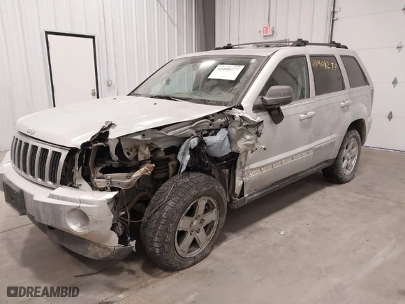 2005 Jeep Grand Cherokee Limited with VIN 1J8HR58235C645218, listed as a IAAI auction lot 41408277 with NaN miles. Bid and sale history available at carsss.com. Image 2.