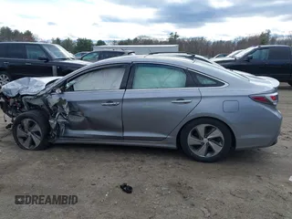 2016 Hyundai Sonata Limited with VIN KMHE34L19GA009305, listed as a IAAI auction lot 42039182 with 145,512 mi miles and . Bid and sale history available at DreamBid. Image 15.