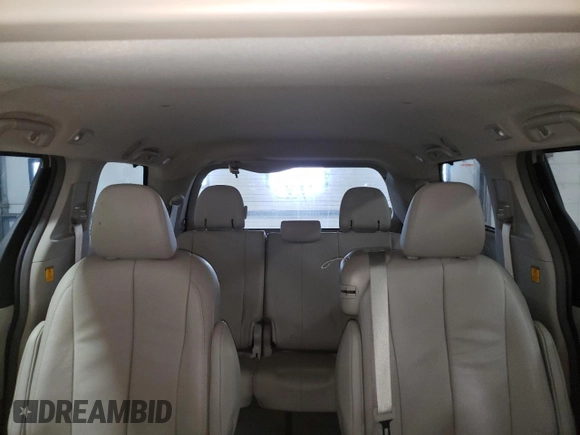 2013 Toyota Sienna XLE AAS с VIN 5TDYK3DC3DS303568, выставлен на аукционе Copart как лот 60126645 с пробегом 63 194 миль миль и Списание • Salvage title. История ставок и продаж доступна на DreamBid. Изображение 10.