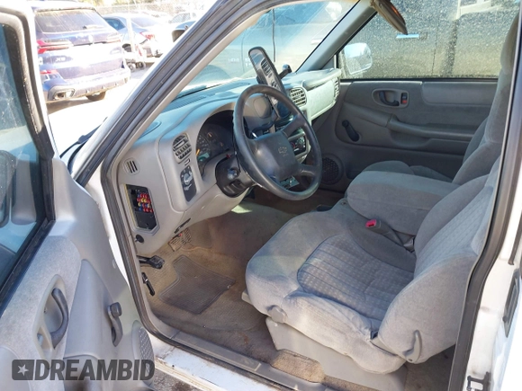 1999 Chevrolet S-10 LS with VIN 1GCCS19XXX8124043, listed as a IAAI auction lot 41730083 with 113,095 mi miles. Bid and sale history available at carsss.com. Image 5.
