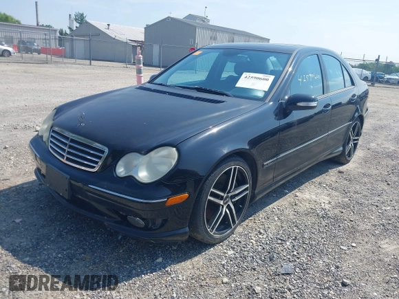 2005 Mercedes-Benz C 230 Kompressor с VIN WDBRF40J35F646514, выставлен на аукционе IAAI как лот 42590600 с пробегом 145 020 миль миль и . История ставок и продаж доступна на DreamBid. Изображение 2.