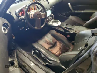 2008 Nissan 350Z z VIN JN1BZ34DX8M706512, wystawiony jako Copart lot #59040615 z przebiegiem 59 678 mil mil oraz Czysty tytuł • Clean title. Historia ofert i sprzedaży dostępna na DreamBid. Obrazek 8.