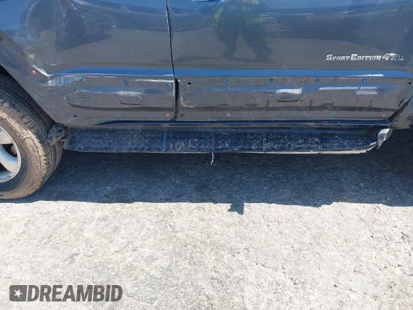 2004 Toyota 4Runner SR5 with VIN JTEBU14R548015835, listed as a IAAI auction lot 42054887 with 239,732 mi miles and . Bid and sale history available at DreamBid. Image 17.
