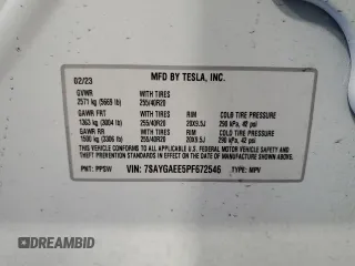 2023 Tesla Model Y Long Range z VIN 7SAYGAEE5PF672546, wystawiony jako Copart lot #42779065 z przebiegiem 27 570 mil mil oraz Nie do naprawy • Non repairable. Historia ofert i sprzedaży dostępna na DreamBid. Obrazek 14.