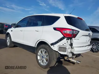 2017 Ford Escape SE z VIN 1FMCU0GD4HUC98899, wystawiony jako IAAI lot #41633762 z przebiegiem 72 245 mil mil oraz . Historia ofert i sprzedaży dostępna na DreamBid. Obrazek 3.