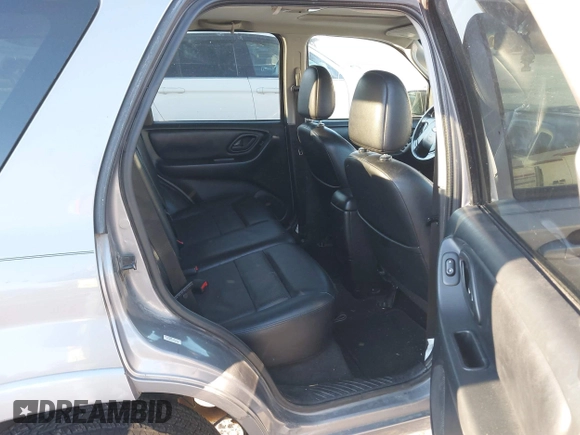 2007 Ford Escape Limited with VIN 1FMYU94197KA86109, listed as a IAAI auction lot 41307079 with 186,606 mi miles. Bid and sale history available at carsss.com. Image 8.