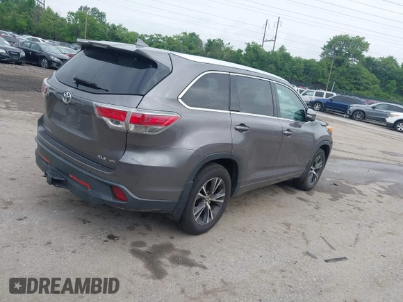 2016 Toyota Highlander XLE z VIN 5TDJKRFHXGS258923, wystawiony jako IAAI lot #42372340 z przebiegiem 181 438 mil mil oraz . Historia ofert i sprzedaży dostępna na DreamBid. Obrazek 4.