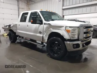 2014 Ford F-250 XL z VIN 1FT7W2BT7EEA67284, wystawiony jako IAAI lot #41827669 z przebiegiem 172 764 mil mil oraz . Historia ofert i sprzedaży dostępna na DreamBid. Obrazek 1.