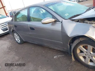 2004 Nissan Altima S with VIN 1N4AL11D44C168527, listed as a IAAI auction lot 41320562 with 94,803 mi miles. Bid and sale history available at carsss.com. Image 14.