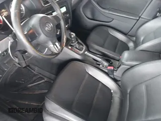 2013 Volkswagen Jetta SE z VIN 3VWDP7AJ1DM405572, wystawiony jako IAAI lot #42630897 z przebiegiem 257 925 mil mil oraz . Historia ofert i sprzedaży dostępna na DreamBid. Obrazek 13.