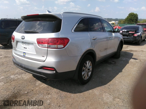 2017 Kia Sorento LX with VIN 5XYPGDA57HG302287, listed as a IAAI auction lot 40115161 with 152,588 mi miles and . Bid and sale history available at carsss.com. Image 4.