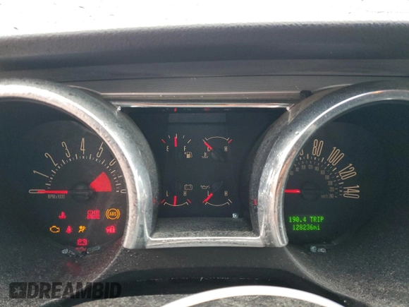 2005 Ford Mustang GT Deluxe z VIN 1ZVFT82H255237843, wystawiony jako Copart lot #44313965 z przebiegiem 128 236 mil mil oraz Szkoda całkowita • Salvage title. Historia ofert i sprzedaży dostępna na DreamBid. Obrazek 9.