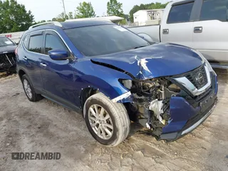 2018 Nissan Rogue SV z VIN 5N1AT2MV4JC769920, wystawiony jako IAAI lot #42241417 z przebiegiem 121 275 mil mil oraz . Historia ofert i sprzedaży dostępna na DreamBid. Obrazek 1.