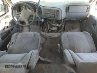 1996 GMC Safari z VIN 1GKDM19W4TB522520, wystawiony jako Copart lot #59058955 z przebiegiem Nie podano mil oraz Tytuł czysty. Historia ofert i sprzedaży dostępna na DreamBid. Obrazek 8.