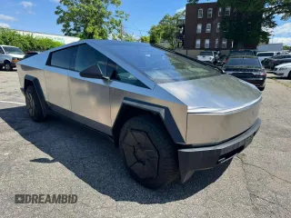 2024 Tesla Cybertruck z VIN 7G2CEHED4RA007048, wystawiony jako Copart lot #59535265 z przebiegiem 19 154 mil mil oraz Czysty tytuł • Clean title. Historia ofert i sprzedaży dostępna na DreamBid. Obrazek 4.