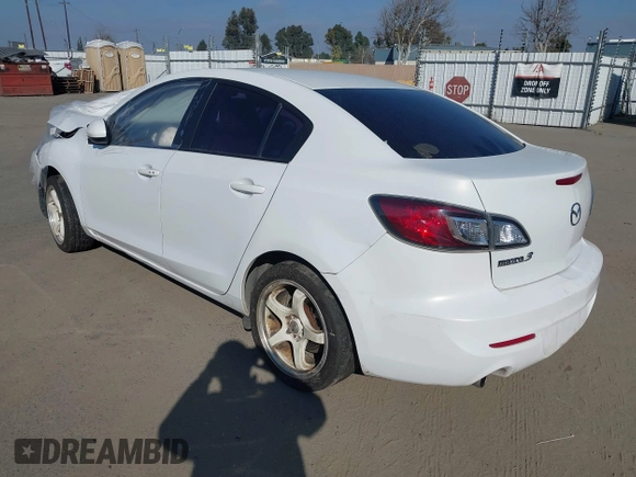 2013 Mazda 3 i Grand Touring z VIN JM1BL1WP3D1783731, wystawiony jako IAAI lot #41573753 z przebiegiem 253 424 mil mil oraz . Historia ofert i sprzedaży dostępna na DreamBid. Obrazek 3.