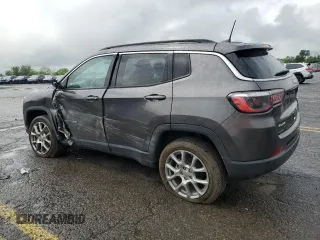 2022 Jeep Compass Latitude Lux с VIN 3C4NJDFB4NT170410, выставлен на аукционе Copart как лот 57294025 с пробегом 30 776 миль миль и Списание • Salvage title. История ставок и продаж доступна на DreamBid. Изображение 2.