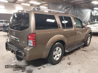 2005 Nissan Pathfinder SE z VIN 5N1AR18W65C703936, wystawiony jako IAAI lot #41271670 z przebiegiem 129 744 mil mil oraz . Historia ofert i sprzedaży dostępna na DreamBid. Obrazek 4.
