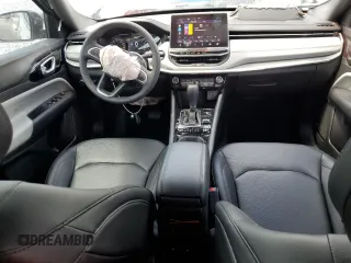 2024 Jeep Compass Limited z VIN 3C4NJDCN6RT579853, wystawiony jako Copart lot #57946295 z przebiegiem 3 978 mil mil oraz Nie do naprawy • Non repairable. Historia ofert i sprzedaży dostępna na DreamBid. Obrazek 8.